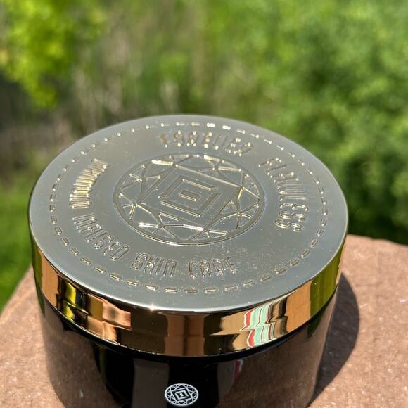 Luxurious Black and Gold Body Butter - Picture 2 of 4